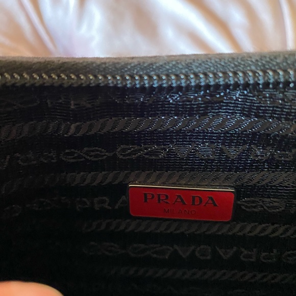 NWOT Prada Re-Edition 2000 Nylon Mini Bag - Picture 4 of 11